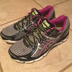 SOLD Ladies Asics Running Shoes